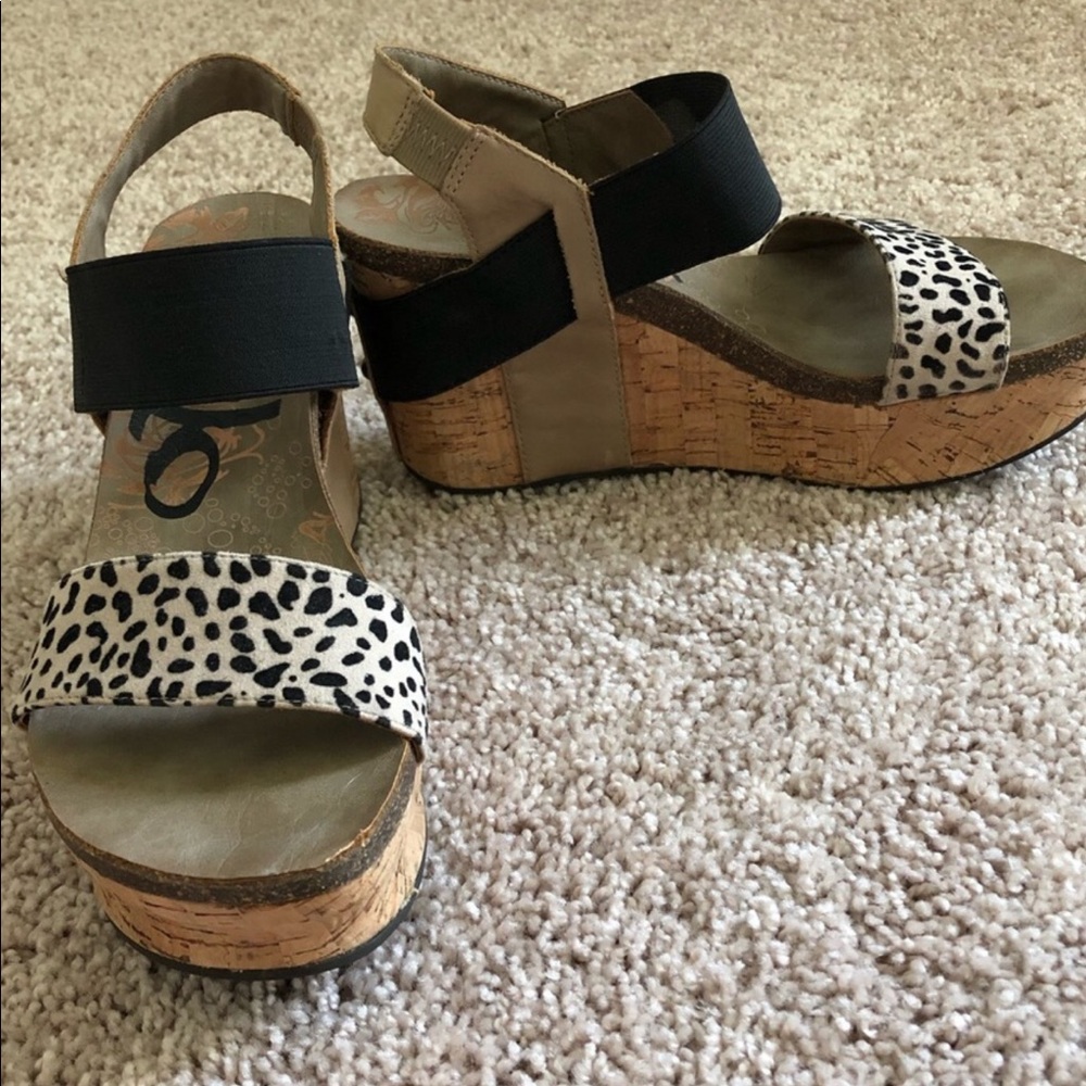 NWOT OTBT Bushnell Leopard Wedges
